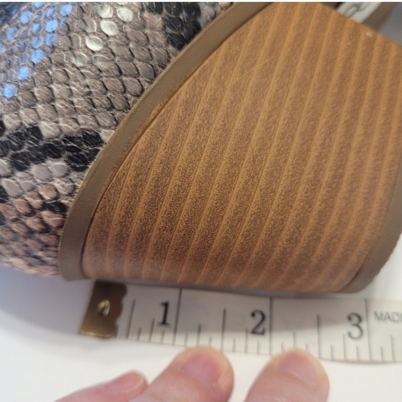 Sugar snake print booties size 8 - Picture 10 of 10